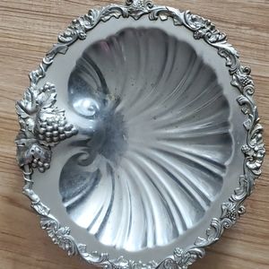 Queen Victoria Silverplate Clam Shell Dish Serving Platter Tray Grapes